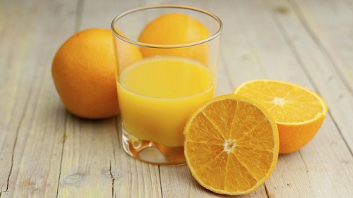 Freshly squeezed orange juice to lose weight and stay healthy